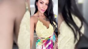 ”#brunette #longhair #longlegs #biggboobs #seductive #seducinglook #european #athletic”