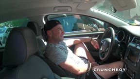 il lui bouffe le cul et le baise en plan exterieur