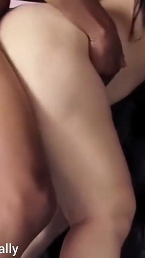 Oiled up Persian Pussy Doing Mastrubates