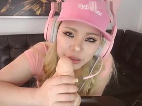 JAPANESE WAIFU GIVES JERK OFF INSTRUCTIONS JOI