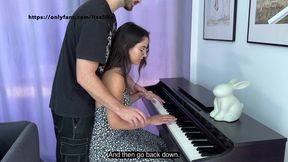 O MEU PROFESSOR DE PIANO PORTUGU?S DEITOU O LEITINHO TODO NA MINHA CONA