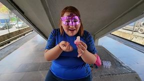 sit on my face, eat my ass, make a popsicle with the cum and eat it in the subway