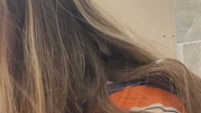 Sexy pee (hovering) showing you my pussy MP4