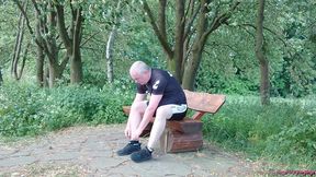 pause in strumpfhose auf der radtour 2