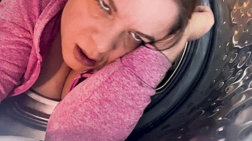 Stepmom stuck in the washing machine takes it in both holes to keep it a secret