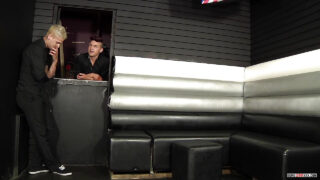 Blowjob, handjob, kissing, tattooed – video fetish hardcore amatir bertato asal Eropa, Mickey Taylor, disodomi