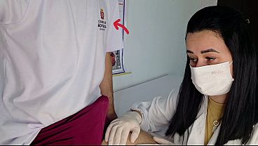 Emerg&ecirc_ncia na Universidade: Enfermeira consulta Aluno com Ere&ccedil_&atilde_o que N&atilde_o Passava