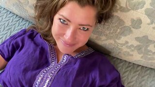 Horny MILF begs for a good old dick treatment in her twat