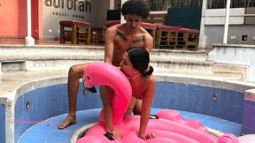 Kym G’s Pool Sex on Inflatable Flamingo HD WMV (1920x1080)