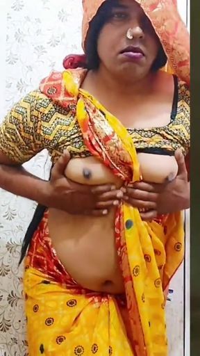 Hot sexy cd bottom sonusissy in saree navel   Clip 1