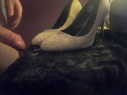 Cumming on some nude heels