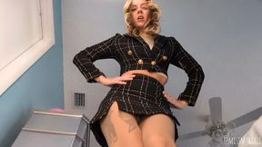 Tiny’s Devotion to Goddess Giantess MJ in Nylons