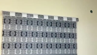 Liderlige amatør bøsser giver rodede blowjobs og slikker BBC, før de bliver analt kneppet uden kondom til massive sæd