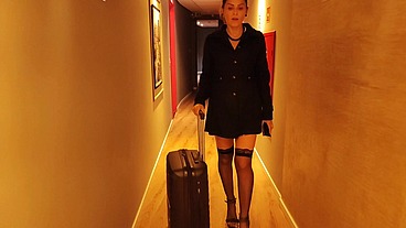 After a long flight, the captain just wanted to get home, relax, fuck, and cum with her big-cocked boyfriend, who shot a load of cum all over her perfect ass.
