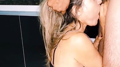 Rapidinha na pia da cozinha