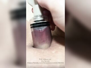 MoaninLisa98 Gets Off With A Cunt Pump During the time that Stroking Her Love button