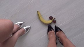 Crushed a banana and grapes Cr