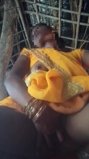 Bhabhi Is Showing Her Pussy in Yellow Saree, I Inserted My Finger and Took Out Water