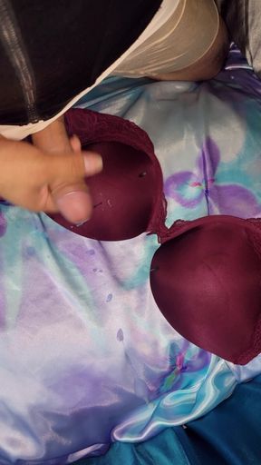 Hot Cumshot in a friend&#039;s room