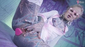 tattood girl with glasses and buttplug fucks a tattooed dick, dp, facial