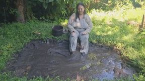 Sensual Muddy Mess: Buckets, Dunks & Curves