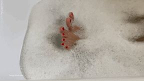 SEXY FEET AND LEGS IN A HOT TUB BUBBLE BATH - MP4 HD
