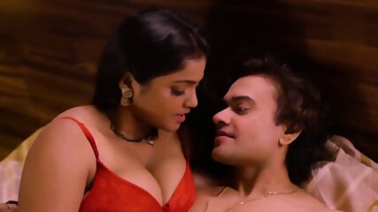Bharti_Jha_Romance_Scene_With_Shakespear