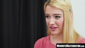 Kenna James' clit-teasing and stepmom-induced ass-tonguing
