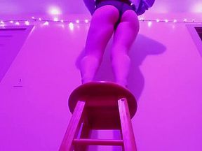 Alien Azalea Chair Dance Twerk Session