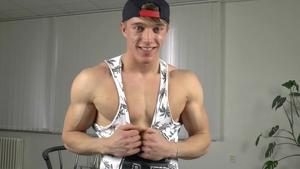 EastBoys.com - Muscled amateur desires hard nailining