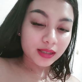 Cewek indo jilat nenen sange