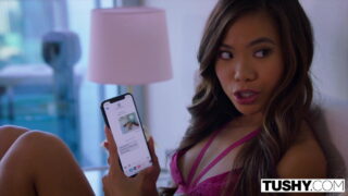 ケンジー・リーブスとヴィナ・スカイがワイルドなアナルスリーサムを披露