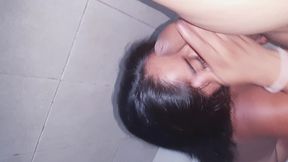en el bano del hostal con mi amigo mientras mi amiga se fue al mercado
