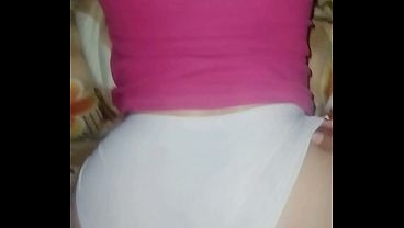 La vecina culona me pide ayuda con su tuber&iacute_a