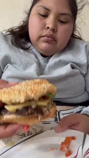 Comiendo