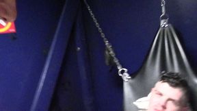 mec de cite baise barebac par vieux pervers sur un slingmec de cite passif ...