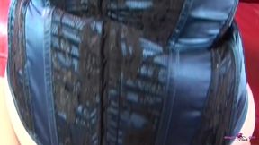 Smirking Cutie Confidently Challenges Her Doting BBC Boyfriend to Leave Her Dripping Wet From Facial.