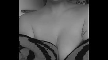 Tu veux pass&eacute_e une soir&eacute_e romantique avec moi et ma poitrine ?