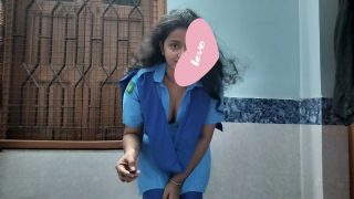 Deepthroat, Stöhnen, Deep Throat, Arschlecken, Rimjob, Gaping – geile indische Amateur-Schulmädchen wird anal gefickt und ihr Arschloch wird mit Sperma gefüllt