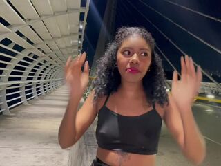 Desconocida me da una rica mamada en el puente de LA NOVENA