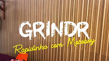 Tirando a virgindade de um macho casado junto com colega de trampo