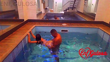 DEI NA PISCINA DO MEU PRÉDIO PARA O VIZINHO