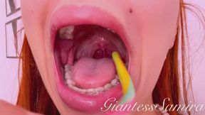 Gummy Vore Samira swallows long gummies, puts them in her throat and takes them out, plays with them, sucks them and lets her saliva fall and swallows them
