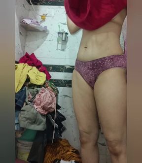 Priya Bhabi Sexy Video Shoot