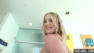 Marilyn Johnson returns with a massive cumshot