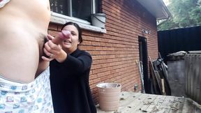 Outdoor handjob &amp; Cumshot for our neighbor