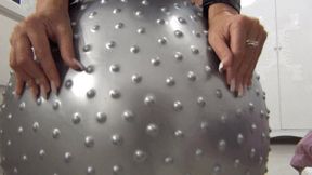 Juicy ass jumping on a gym ball Jb