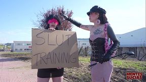 BDSM -Emmita misbehaves... and Fedora delivers the punishment. Emmita se porta mal... y Fedora se encarga del castigo