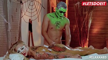 LETSDOEIT - Halloween MILF Client Kayla Green Gets Kinky Massage By Passionate Zombie