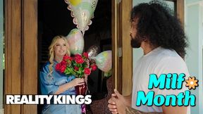 REALITY KINGS - Blonde MILF Jenna Starr Wants A Massive Cock&#x1F346; For Mother's Day